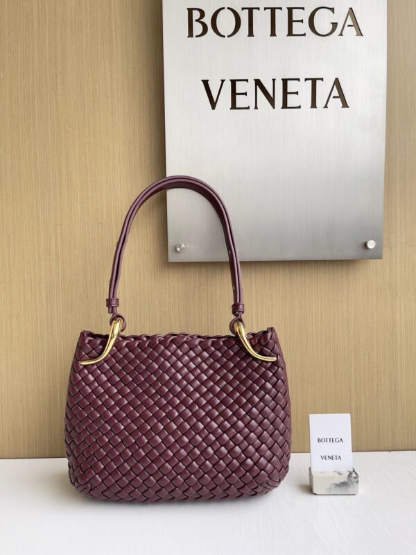 Clicker  -Bottega bag authentic quality 2025