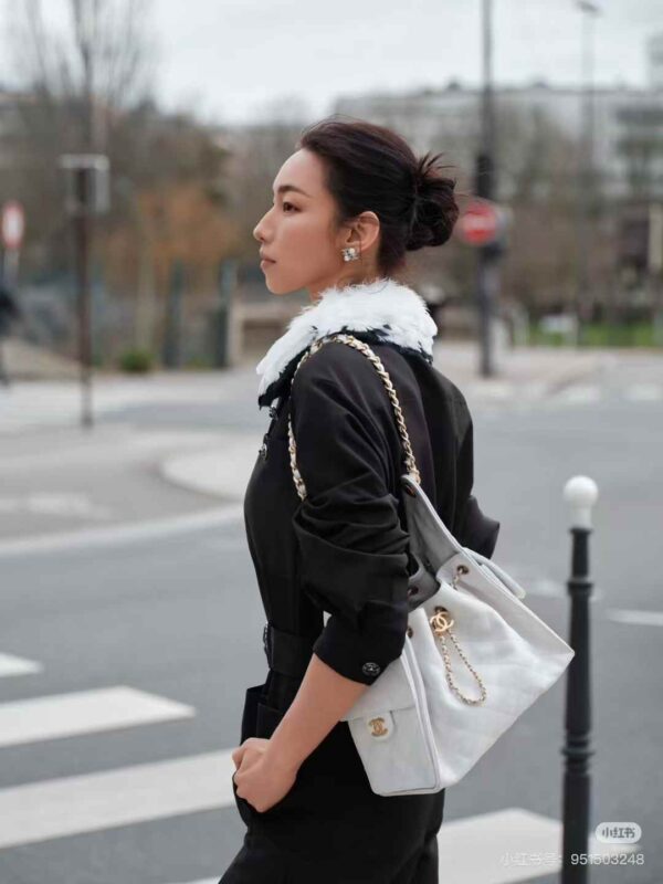 chanel hobo 25 handbag caviar leather white color 2025