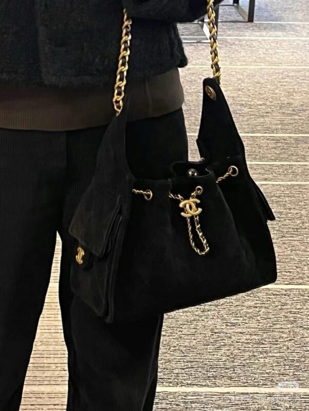 Chanel 25 medium handbag black authentic quality 2025