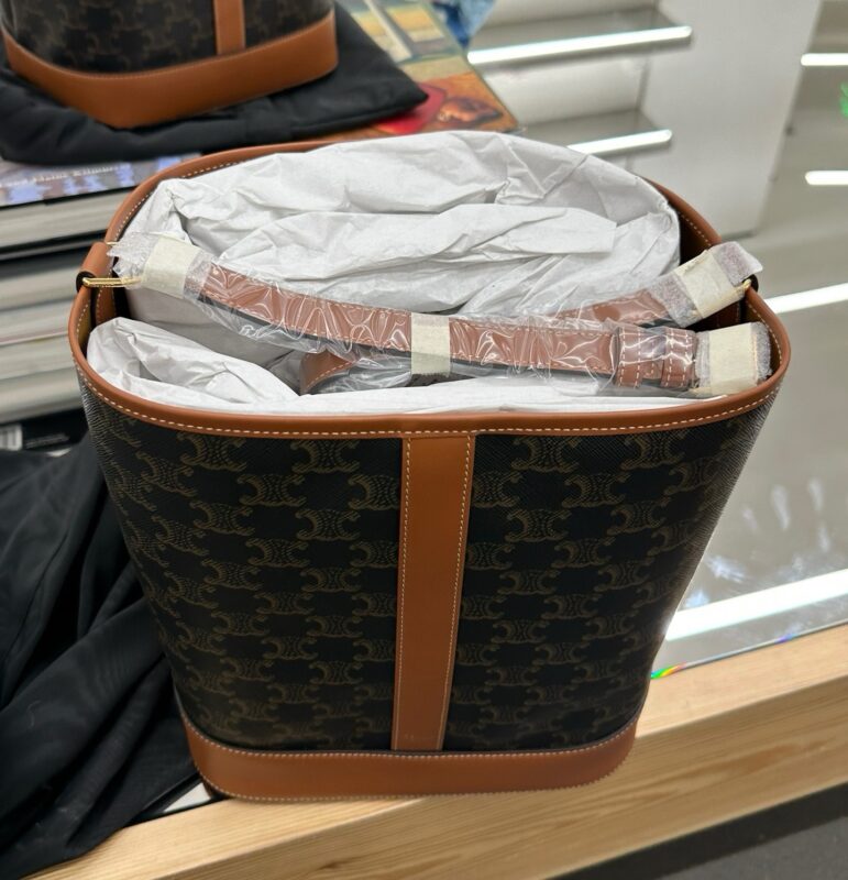 celine besace triumph  authentic quality bag 2025