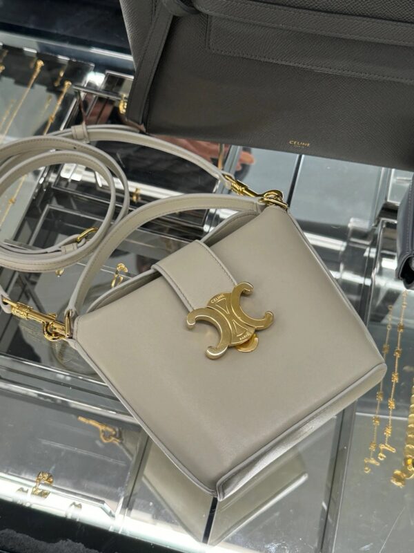 celine besace triumph  authentic quality bag 2025