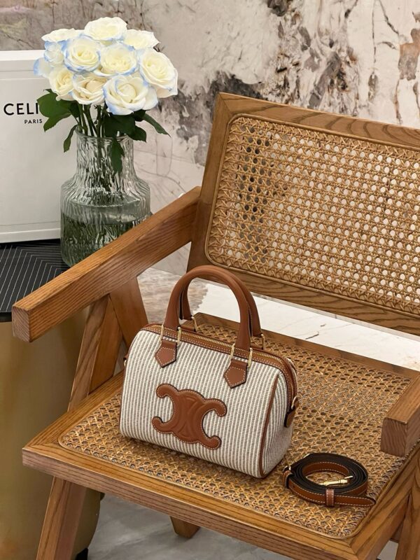 celine besace triumph  authentic quality bag 2025