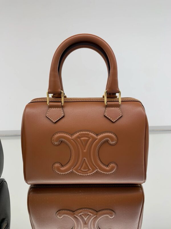 celine besace triumph  authentic quality bag 2025