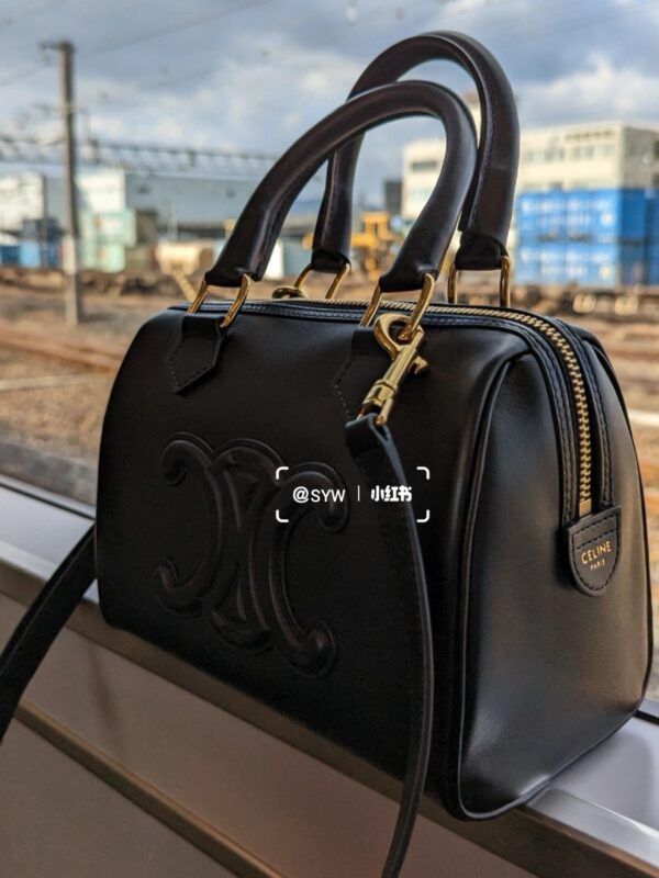 celine besace triumph  authentic quality bag 2025