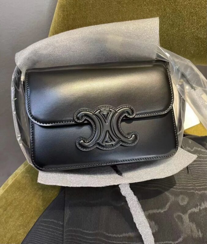 celine besace triumph  authentic quality bag 2025