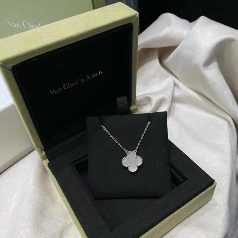 Van Cleef Arpels necklace