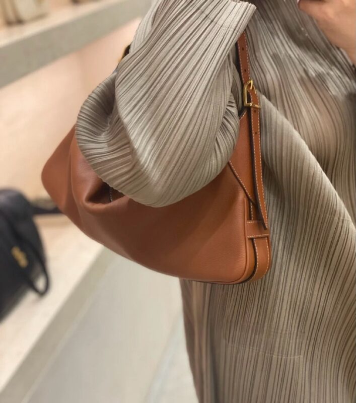 celine besace triumph  authentic quality bag 2025