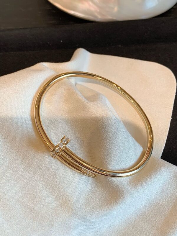 Cartier Juste un Clou bracelet