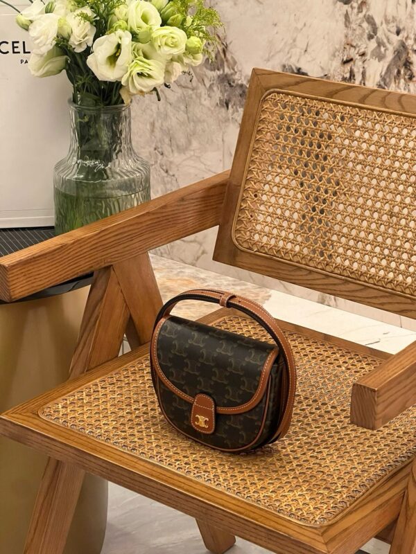 Celine Triomphe Besace Mini
