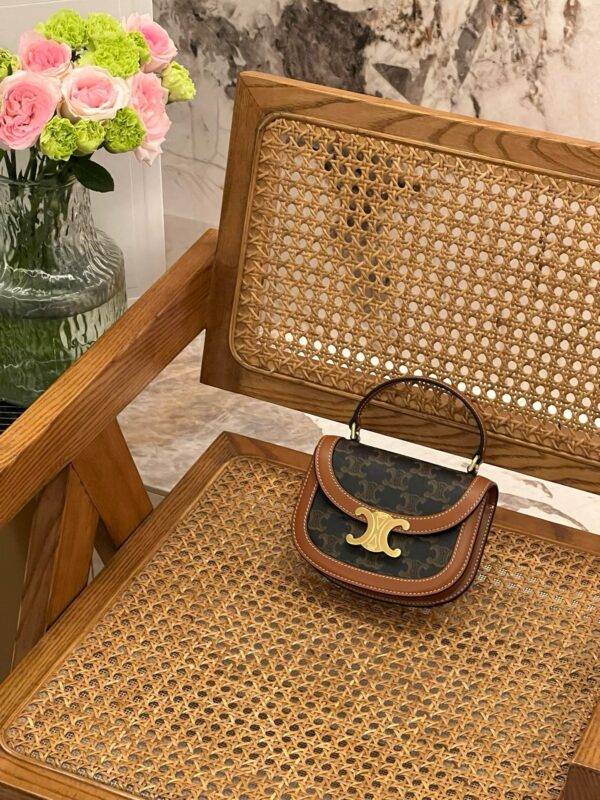 Celine Triomphe mini 2025