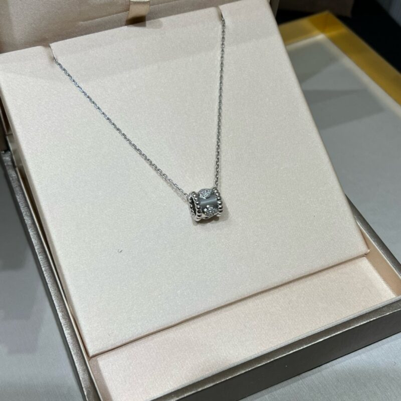 Van Cleef Arpel necklace