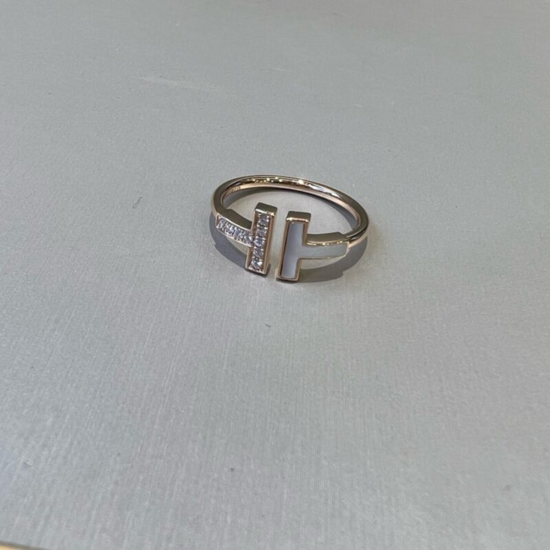Double T ring