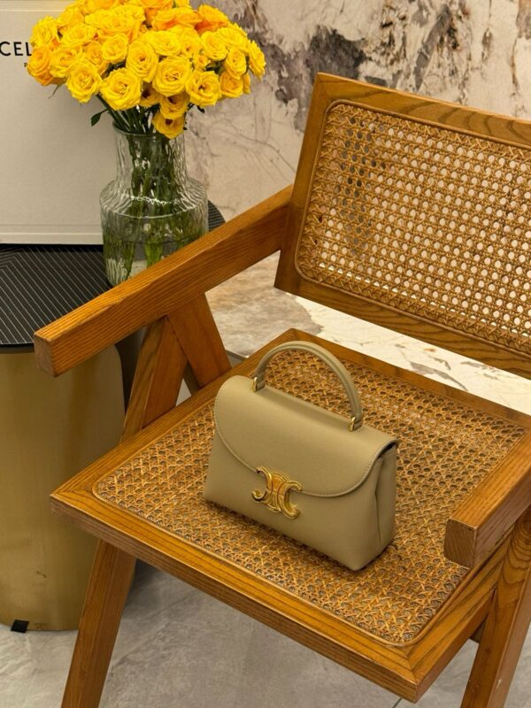 Celine Nino teen Triomphe