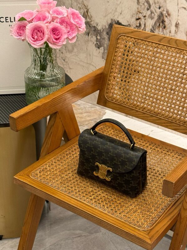 Celine Nino teen Triomphe