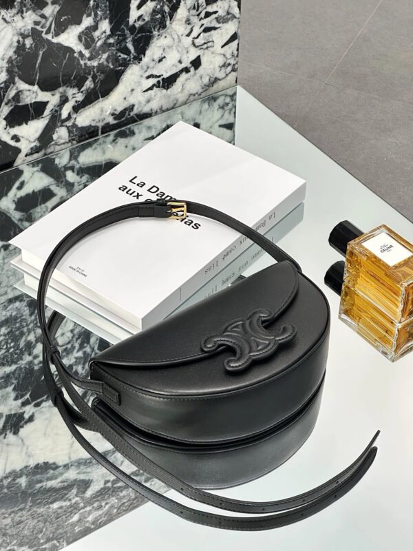 Celine Basace Triomphe