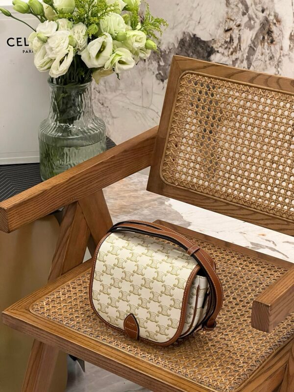 Celine Folco Triomphe