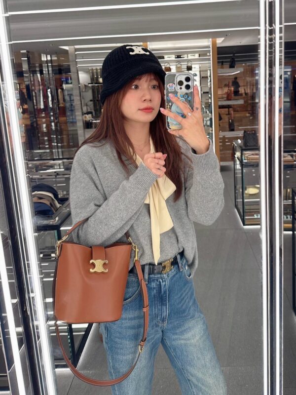 celine besace triumph  authentic quality bag 2025