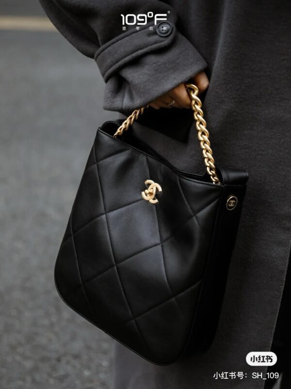 Chanel black bag  2025 authentic quality