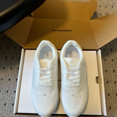 Alo Runner authentic quality sneakers 2025