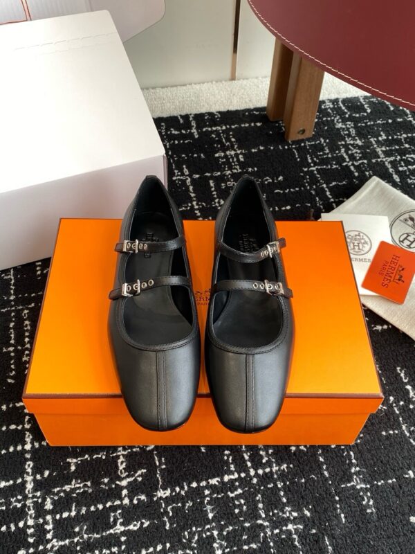 Hermes authentic quality shoes 2025