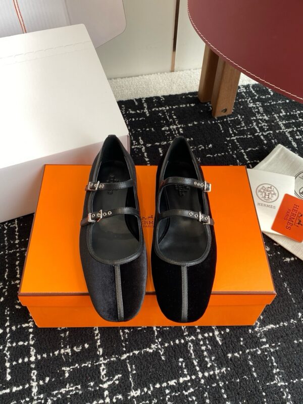 Hermes authentic quality shoes 2025