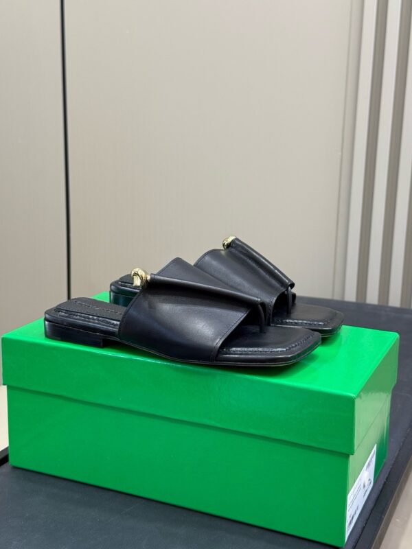 Bottega Veneta authentic quality shoes 2025