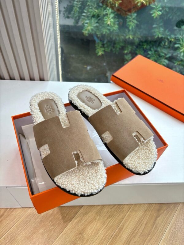 Hermes authentic quality shoes 2025