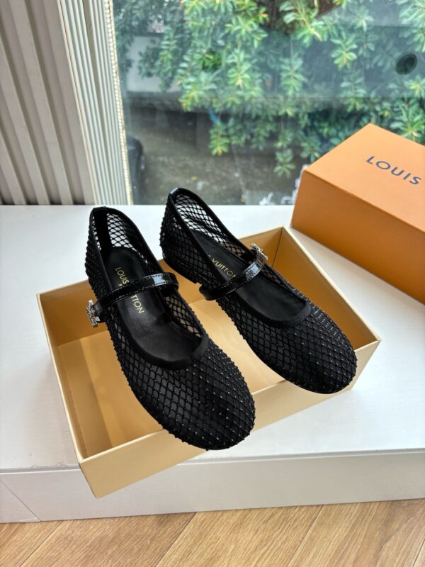 Louis Vuitton authentic quality shoes 2025