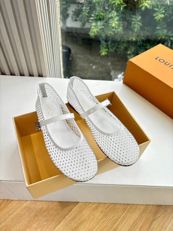 Louis Vuitton authentic quality shoes 2025