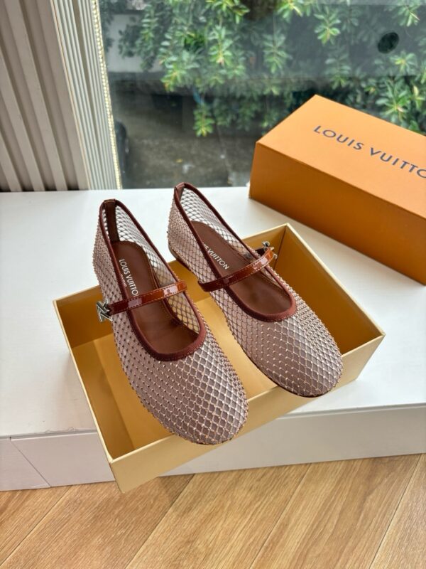Louis Vuitton authentic quality shoes 2025