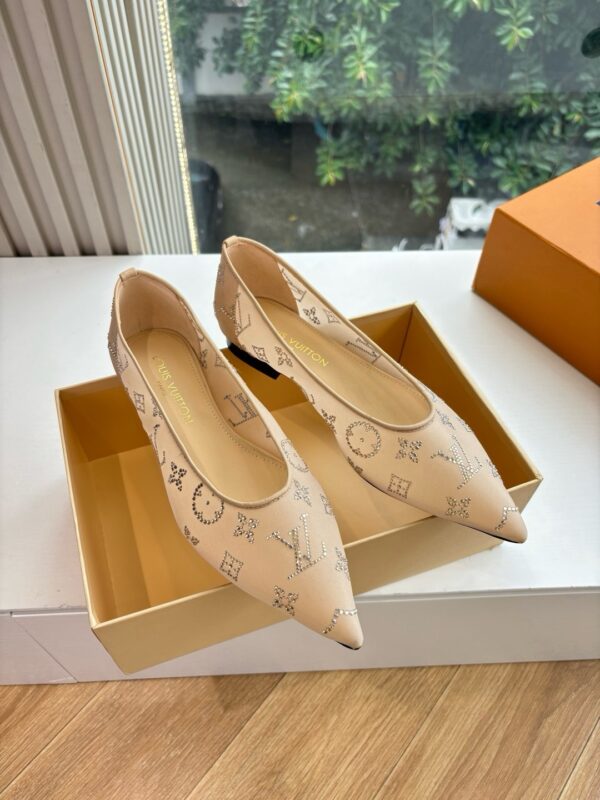 Louis Vuitton authentic quality shoes 2025