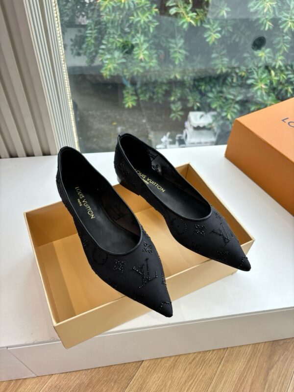 Louis Vuitton authentic quality shoes 2025