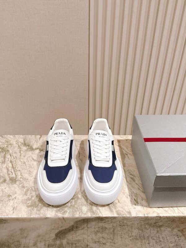Prada authentic quality sneakers 2025