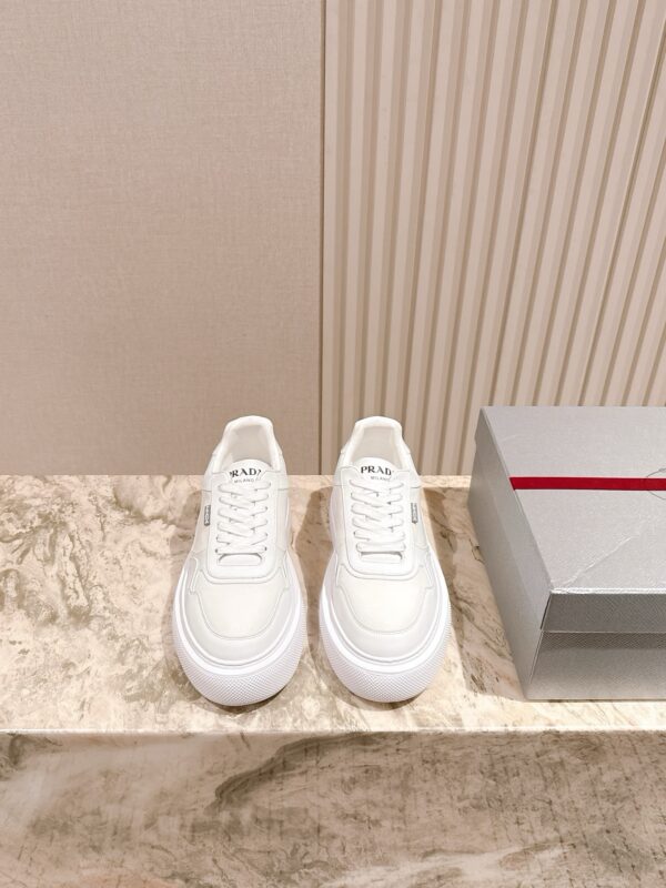 Prada authentic quality sneakers 2025