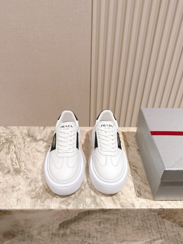 Prada authentic quality sneakers 2025
