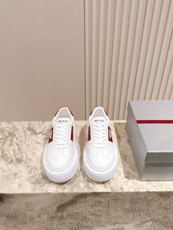 Prada authentic quality sneakers 2025