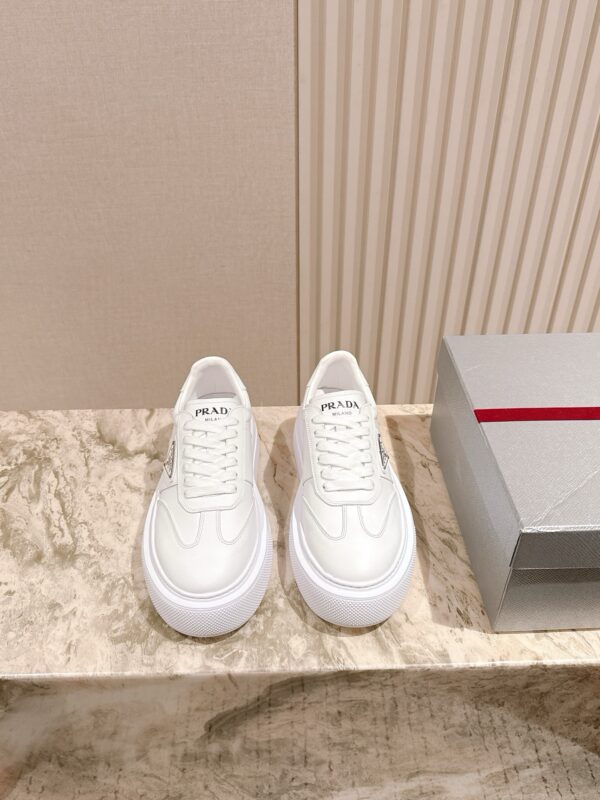 Prada authentic quality sneakers 2025