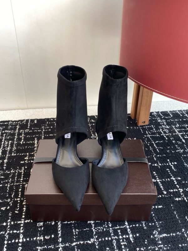 Alaia authentic quality shoes 2025