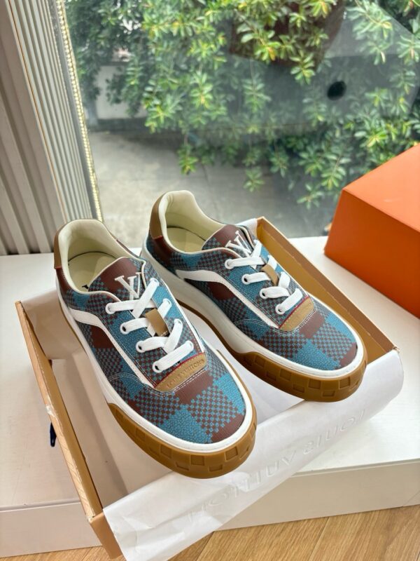 Louis Vuitton authentic quality sneakers 2025