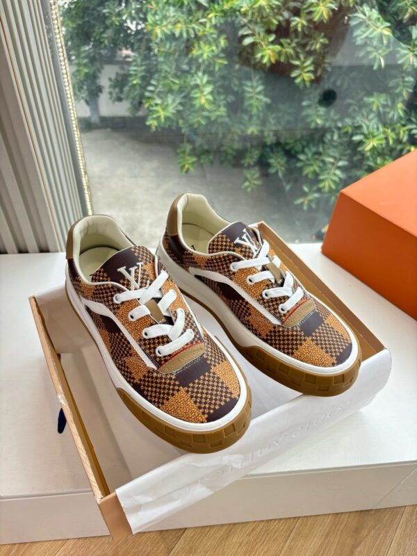Louis Vuitton authentic quality sneakers 2025