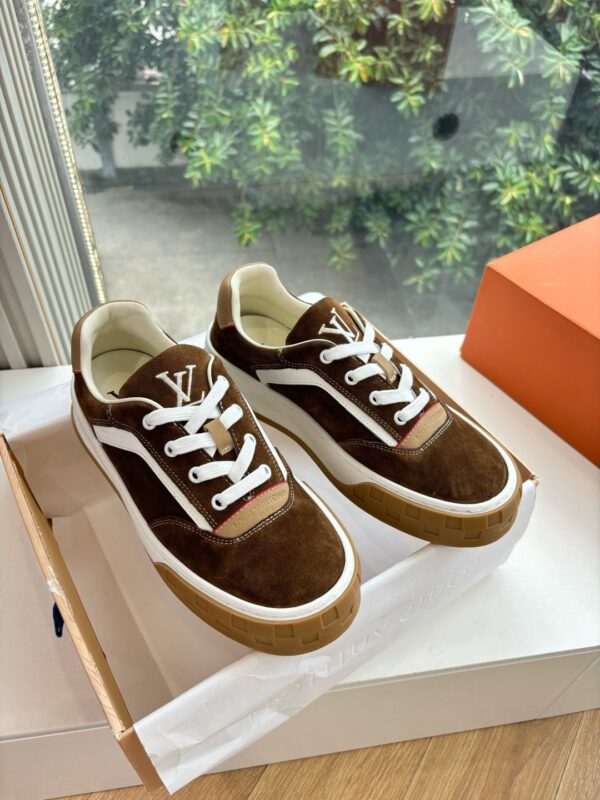 Louis Vuitton authentic quality sneakers 2025
