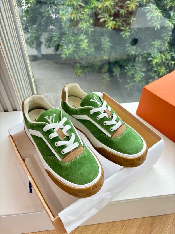 Louis Vuitton authentic quality sneakers 2025
