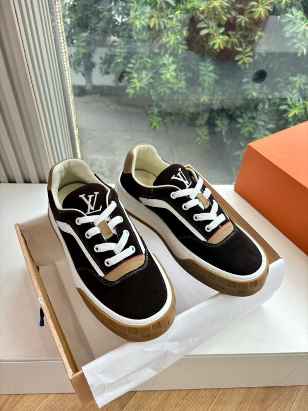 Louis Vuitton authentic quality sneakers 2025
