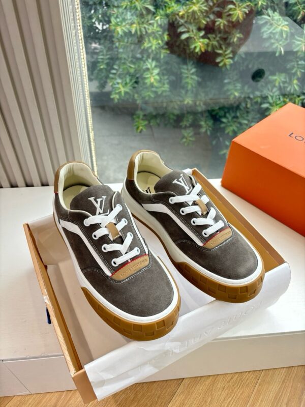 Louis Vuitton authentic quality sneakers 2025