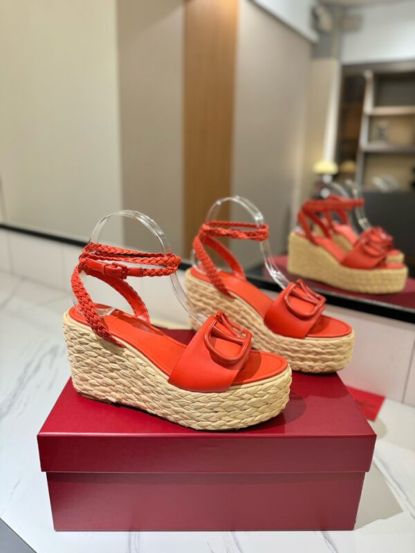 Valentino authentic quality shoes 2025