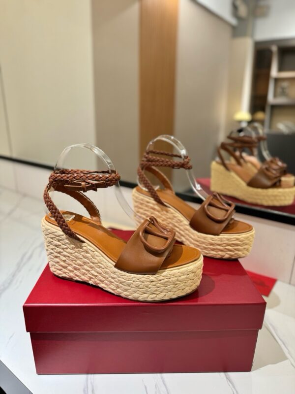 Valentino authentic quality shoes 2025