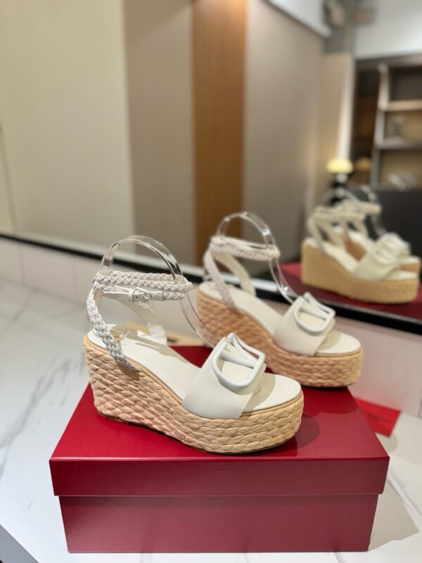 Valentino authentic quality shoes 2025
