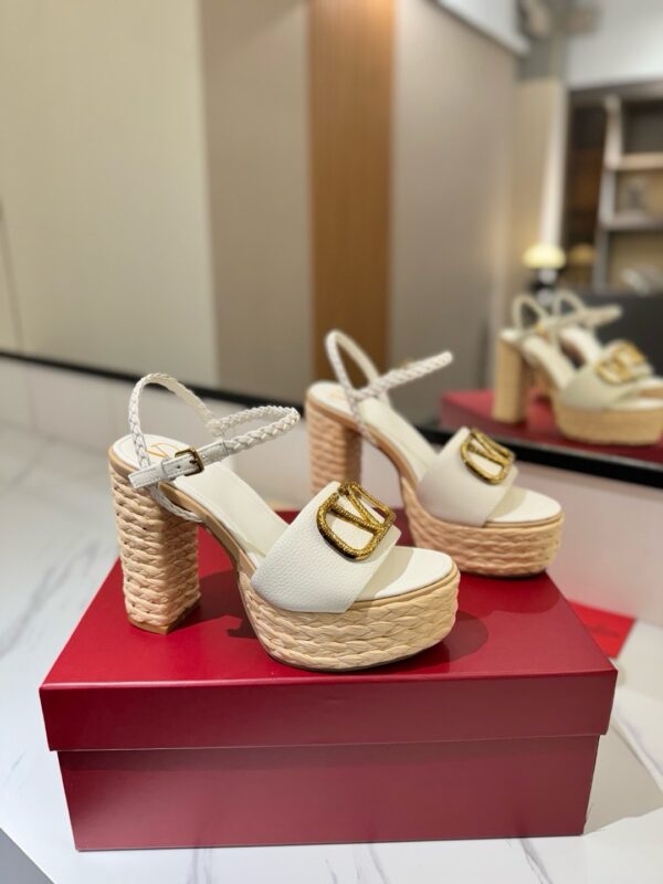 Valentino authentic quality shoes 2025