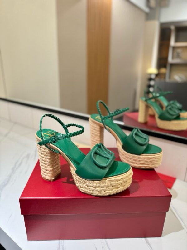 Valentino authentic quality shoes 2025