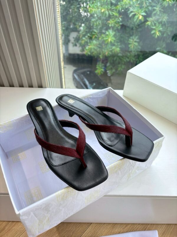 Toteme authentic quality shoes 2025